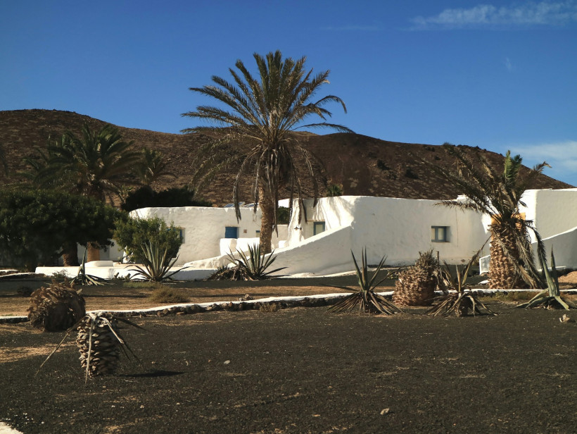 Finca weiß in Vulkanasche