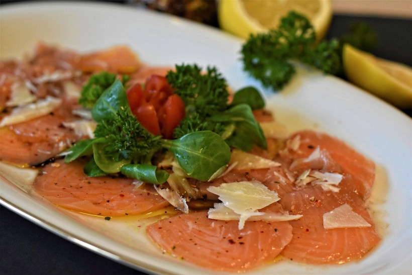 Lachs Carpaccio