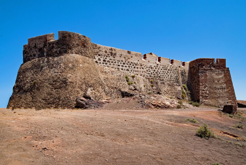Teguise castillo-de-santa-barbara